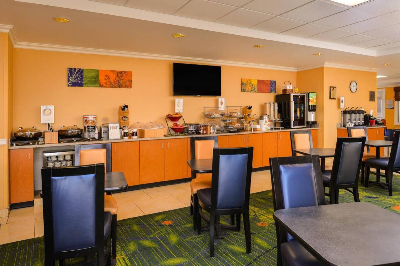 Holiday Inn Express Princeton By Ihg Exterior foto