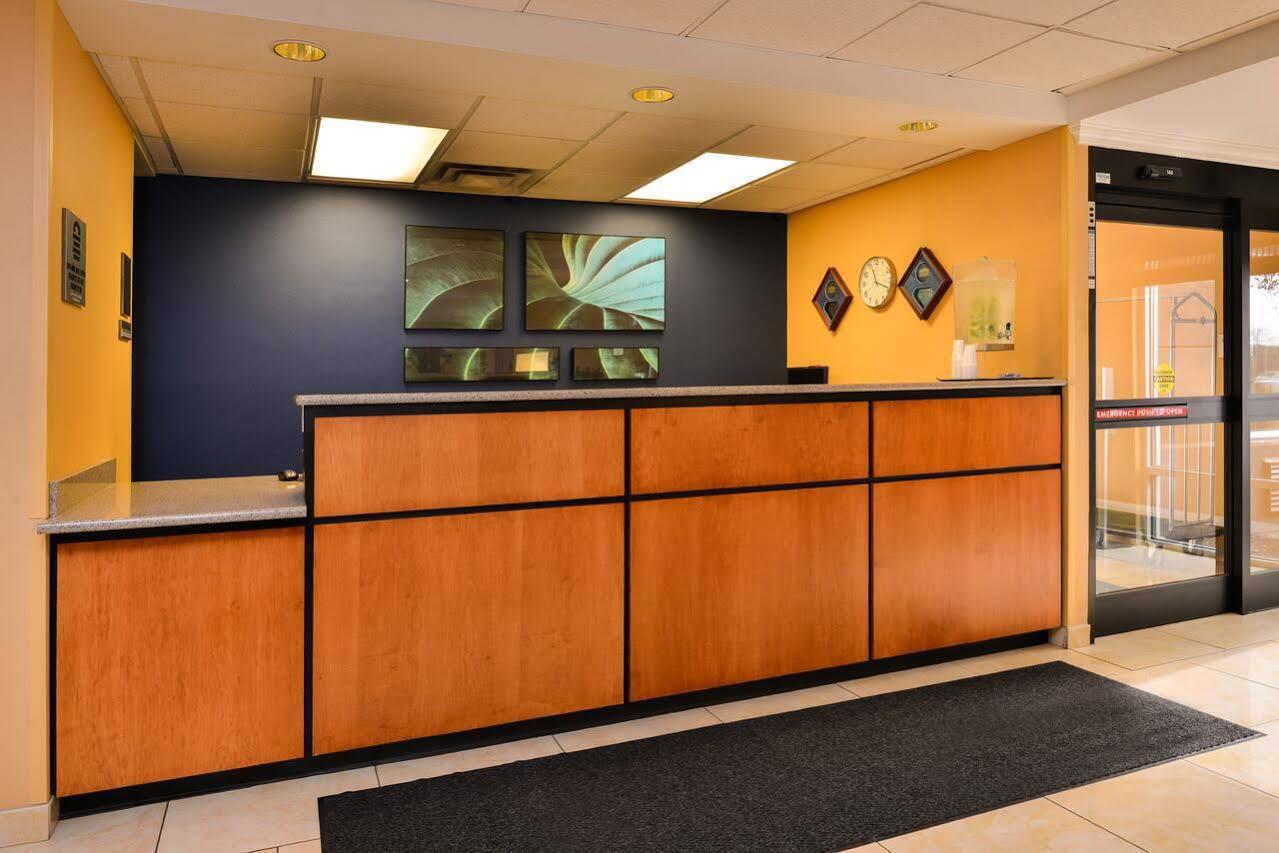 Holiday Inn Express Princeton By Ihg Exterior foto